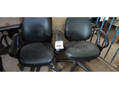 LOTE 401 - 02 CADEIRAS DE ESCRITÓRIO. (NO ESTADO) ATENÇÃO! FAZER A VISITAÇÃO ANTES DE ARREMATAR, NÃO SABEMOS SE FUNCIONA, LEILÃO NÃO TEM GARANTIA E NEM DEVOLUÇÃO, SUJEITO A POSSÍVEIS AVARIAS VISÍVEIS/OCULTAS E/OU AUSÊNCIA DE COMPONENTES.