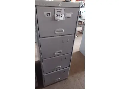 LOTE 292 - 01 ARQUIVO DE AÇO COM 04 GAVETAS. (NO ESTADO) ATENÇÃO! FAZER A VISITAÇÃO ANTES DE ARREMATAR, NÃO SABEMOS SE FUNCIONA, LEILÃO NÃO TEM GARANTIA E NEM DEVOLUÇÃO, SUJEITO A POSSÍVEIS AVARIAS VISÍVEIS/OCULTAS E/OU AUSÊNCIA DE COMPONENTES.