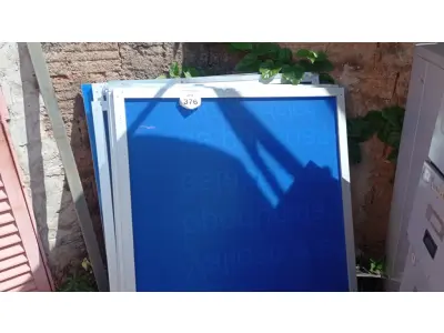 LOTE 376 - 06 PAINÉIS DE VIDRO NA COR AZUL DE 1,27X1,19. (NO ESTADO) ATENÇÃO! FAZER A VISITAÇÃO ANTES DE ARREMATAR, NÃO SABEMOS SE FUNCIONA, LEILÃO NÃO TEM GARANTIA E NEM DEVOLUÇÃO, SUJEITO A POSSÍVEIS AVARIAS VISÍVEIS/OCULTAS E/OU AUSÊNCIA DE COMPONENTES.