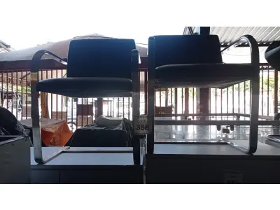 LOTE 358 - 02 CADEIRAS COM PÉS FIXOS. (NO ESTADO) ATENÇÃO! FAZER A VISITAÇÃO ANTES DE ARREMATAR, NÃO SABEMOS SE FUNCIONA, LEILÃO NÃO TEM GARANTIA E NEM DEVOLUÇÃO, SUJEITO A POSSÍVEIS AVARIAS VISÍVEIS/OCULTAS E/OU AUSÊNCIA DE COMPONENTES.