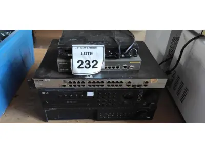 LOTE 232 - 02 SWITCHES, 02 DVR E 01 APARELHO DE DVD. (NO ESTADO) ATENÇÃO! FAZER A VISITAÇÃO ANTES DE ARREMATAR, NÃO SABEMOS SE FUNCIONA, LEILÃO NÃO TEM GARANTIA E NEM DEVOLUÇÃO, SUJEITO A POSSÍVEIS AVARIAS VISÍVEIS/OCULTAS E/OU AUSÊNCIA DE COMPONENTES.