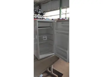 LOTE 191 - 01 FRIGOBAR 220V MARCA CONSUL. (NO ESTADO) ATENÇÃO! FAZER A VISITAÇÃO ANTES DE ARREMATAR, NÃO SABEMOS SE FUNCIONA, LEILÃO NÃO TEM GARANTIA E NEM DEVOLUÇÃO, SUJEITO A POSSÍVEIS AVARIAS VISÍVEIS/OCULTAS E/OU AUSÊNCIA DE COMPONENTES.