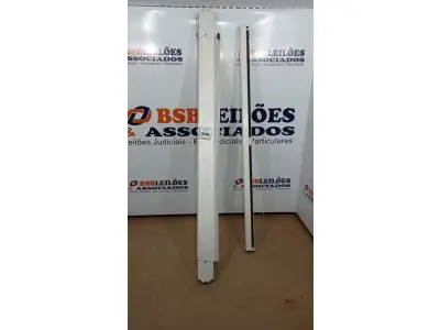 LOTE 306 - 02 TELAS DE PROJEÇÃO. (NO ESTADO) ATENÇÃO! FAZER A VISITAÇÃO ANTES DE ARREMATAR, NÃO SABEMOS SE FUNCIONA, LEILÃO NÃO TEM GARANTIA E NEM DEVOLUÇÃO, SUJEITO A POSSÍVEIS AVARIAS VISÍVEIS/OCULTAS E/OU AUSÊNCIA DE COMPONENTES.