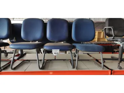 LOTE 397 - 03 CADEIRAS DE ESCRITÓRIO COM PÉS FIXOS. (NO ESTADO) ATENÇÃO! FAZER A VISITAÇÃO ANTES DE ARREMATAR, NÃO SABEMOS SE FUNCIONA, LEILÃO NÃO TEM GARANTIA E NEM DEVOLUÇÃO, SUJEITO A POSSÍVEIS AVARIAS VISÍVEIS/OCULTAS E/OU AUSÊNCIA DE COMPONENTES.