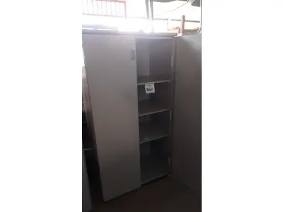 LOTE 357 - 01 ARMÁRIO REFORÇADO COM 2 PORTAS. (NO ESTADO) ATENÇÃO! FAZER A VISITAÇÃO ANTES DE ARREMATAR, NÃO SABEMOS SE FUNCIONA, LEILÃO NÃO TEM GARANTIA E NEM DEVOLUÇÃO, SUJEITO A POSSÍVEIS AVARIAS VISÍVEIS/OCULTAS E/OU AUSÊNCIA DE COMPONENTES.