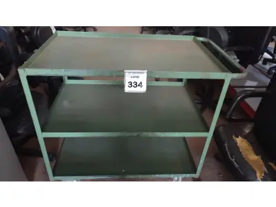 LOTE 334 - 01 CARRINHO DE FERRO PARA OFICINAS COM 03 COMPARTIMENTOS. (NO ESTADO) ATENÇÃO! FAZER A VISITAÇÃO ANTES DE ARREMATAR, NÃO SABEMOS SE FUNCIONA, LEILÃO NÃO TEM GARANTIA E NEM DEVOLUÇÃO, SUJEITO A POSSÍVEIS AVARIAS VISÍVEIS/OCULTAS E/OU AUSÊNCIA DE COMPONENTES.