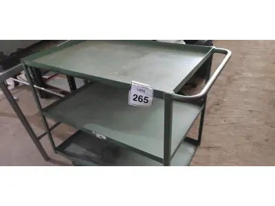 LOTE 265 - 01 CARRINHO DE FERRO PARA OFICINAS COM 03 COMPARTIMENTOS. (NO ESTADO) ATENÇÃO! FAZER A VISITAÇÃO ANTES DE ARREMATAR, NÃO SABEMOS SE FUNCIONA, LEILÃO NÃO TEM GARANTIA E NEM DEVOLUÇÃO, SUJEITO A POSSÍVEIS AVARIAS VISÍVEIS/OCULTAS E/OU AUSÊNCIA DE COMPONENTES.