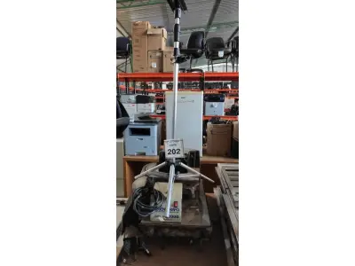 LOTE 202 - 01 RELÓGIO DE PONTO, 01 TRIPÉ E 01 TRANSFORMADOR E 03 LEITORAS DE CÓDIGO DE BARRAS MODELOS DIVERSOS. (NO ESTADO) ATENÇÃO! FAZER A VISITAÇÃO ANTES DE ARREMATAR, NÃO SABEMOS SE FUNCIONA, LEILÃO NÃO TEM GARANTIA E NEM DEVOLUÇÃO, SUJEITO A POSSÍVEIS AVARIAS VISÍVEIS/OCULTAS E/OU AUSÊNCIA DE COMPONENTES.