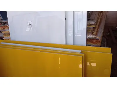 LOTE 377 - 09 PAINÉIS DE VIDRO COM CORES E TAMANHOS DIVERSOS. (NO ESTADO) ATENÇÃO! FAZER A VISITAÇÃO ANTES DE ARREMATAR, NÃO SABEMOS SE FUNCIONA, LEILÃO NÃO TEM GARANTIA E NEM DEVOLUÇÃO, SUJEITO A POSSÍVEIS AVARIAS VISÍVEIS/OCULTAS E/OU AUSÊNCIA DE COMPONENTES.