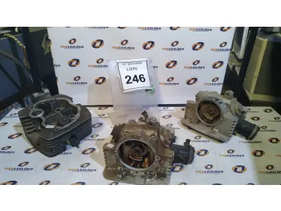 LOTE 246 - 03 CABEÇOTES DE MOTO HONDA. (NO ESTADO) ATENÇÃO! FAZER A VISITAÇÃO ANTES DE ARREMATAR, NÃO SABEMOS SE FUNCIONA, LEILÃO NÃO TEM GARANTIA E NEM DEVOLUÇÃO, SUJEITO A POSSÍVEIS AVARIAS VISÍVEIS/OCULTAS E/OU AUSÊNCIA DE COMPONENTES.
