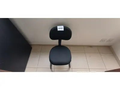 LOTE 002 - 01 CADEIRA FIXA PARA ESCRITÓRIO. (NO ESTADO) ATENÇÃO! FAZER A VISITAÇÃO ANTES DE ARREMATAR, NÃO SABEMOS SE FUNCIONA, LEILÃO NÃO TEM GARANTIA E NEM DEVOLUÇÃO, SUJEITO A POSSÍVEIS AVARIAS VISÍVEIS/OCULTAS E/OU AUSÊNCIA DE COMPONENTES.