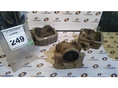 LOTE 249 - 03 CABEÇOTES DE MOTO HONDA FAN. (NO ESTADO) ATENÇÃO! FAZER A VISITAÇÃO ANTES DE ARREMATAR, NÃO SABEMOS SE FUNCIONA, LEILÃO NÃO TEM GARANTIA E NEM DEVOLUÇÃO, SUJEITO A POSSÍVEIS AVARIAS VISÍVEIS/OCULTAS E/OU AUSÊNCIA DE COMPONENTES.