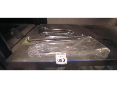 LOTE 093 - 04 BARRAS DE APOIO. (NO ESTADO) ATENÇÃO! FAZER A VISITAÇÃO ANTES DE ARREMATAR, NÃO SABEMOS SE FUNCIONA, LEILÃO NÃO TEM GARANTIA E NEM DEVOLUÇÃO, SUJEITO A POSSÍVEIS AVARIAS VISÍVEIS/OCULTAS E/OU AUSÊNCIA DE COMPONENTES.