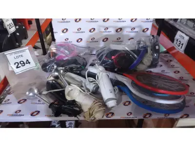 LOTE 294 - 01 LOTE COM VÁRIOS HEADPHONES, RAQUETES ELÉTRICAS E VÁRIOS MIXERS DE ALIMENTOS. (NO ESTADO) ATENÇÃO! FAZER A VISITAÇÃO ANTES DE ARREMATAR, NÃO SABEMOS SE FUNCIONA, LEILÃO NÃO TEM GARANTIA E NEM DEVOLUÇÃO, SUJEITO A POSSÍVEIS AVARIAS VISÍVEIS/OCULTAS E/OU AUSÊNCIA DE COMPONENTES.