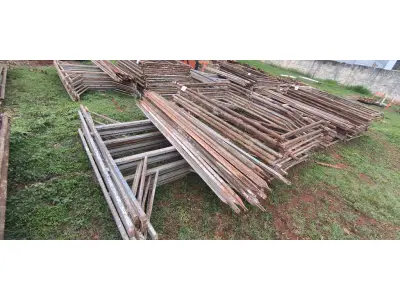 LOTE 088 - 10 ANDAIMES COM 10 MESAS DE FERRO. (NO ESTADO) ATENÇÃO! FAZER A VISITAÇÃO ANTES DE ARREMATAR, NÃO SABEMOS SE FUNCIONA, LEILÃO NÃO TEM GARANTIA E NEM DEVOLUÇÃO, SUJEITO A POSSÍVEIS AVARIAS VISÍVEIS/OCULTAS E/OU AUSÊNCIA DE COMPONENTES.