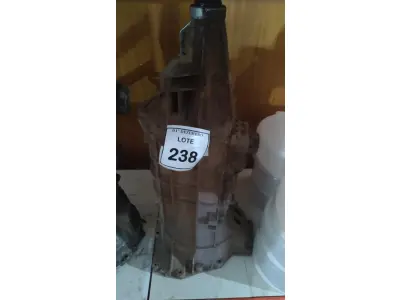 LOTE 238 - 01 CÂMBIO DE FORD RANGER 4X2. (NO ESTADO) ATENÇÃO! FAZER A VISITAÇÃO ANTES DE ARREMATAR, NÃO SABEMOS SE FUNCIONA, LEILÃO NÃO TEM GARANTIA E NEM DEVOLUÇÃO, SUJEITO A POSSÍVEIS AVARIAS VISÍVEIS/OCULTAS E/OU AUSÊNCIA DE COMPONENTES.