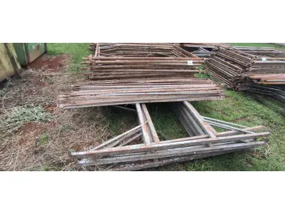 LOTE 096 - 10 ANDAIMES COM 10 MESAS DE FERRO. (NO ESTADO) ATENÇÃO! FAZER A VISITAÇÃO ANTES DE ARREMATAR, NÃO SABEMOS SE FUNCIONA, LEILÃO NÃO TEM GARANTIA E NEM DEVOLUÇÃO, SUJEITO A POSSÍVEIS AVARIAS VISÍVEIS/OCULTAS E/OU AUSÊNCIA DE COMPONENTES.