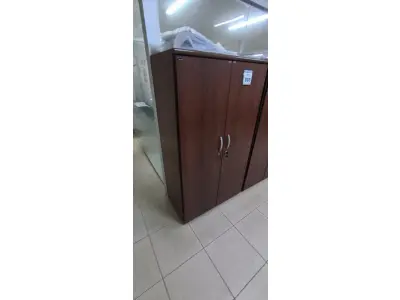 LOTE 003 - 01 ARMÁRIO EM MADEIRA COM 02 PORTAS E 06 PRATELEIRAS. (NO ESTADO) ATENÇÃO! FAZER A VISITAÇÃO ANTES DE ARREMATAR, NÃO SABEMOS SE FUNCIONA, LEILÃO NÃO TEM GARANTIA E NEM DEVOLUÇÃO, SUJEITO A POSSÍVEIS AVARIAS VISÍVEIS/OCULTAS E/OU AUSÊNCIA DE COMPONENTES.