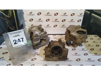 LOTE 247 - 03 CABEÇOTES DE MOTO DIVERSOS. (NO ESTADO) ATENÇÃO! FAZER A VISITAÇÃO ANTES DE ARREMATAR, NÃO SABEMOS SE FUNCIONA, LEILÃO NÃO TEM GARANTIA E NEM DEVOLUÇÃO, SUJEITO A POSSÍVEIS AVARIAS VISÍVEIS/OCULTAS E/OU AUSÊNCIA DE COMPONENTES.