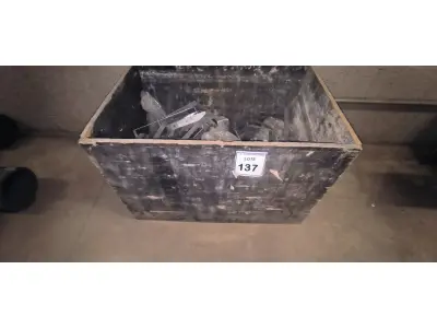 LOTE 137 - 01 LOTE COM ABRAÇADEIRAS DE ELETRODUTOS . (NO ESTADO) ATENÇÃO! FAZER A VISITAÇÃO ANTES DE ARREMATAR, NÃO SABEMOS SE FUNCIONA, LEILÃO NÃO TEM GARANTIA E NEM DEVOLUÇÃO, SUJEITO A POSSÍVEIS AVARIAS VISÍVEIS/OCULTAS E/OU AUSÊNCIA DE COMPONENTES.