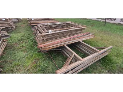 LOTE 090 - 10 ANDAIMES COM 10 MESAS DE FERRO. (NO ESTADO) ATENÇÃO! FAZER A VISITAÇÃO ANTES DE ARREMATAR, NÃO SABEMOS SE FUNCIONA, LEILÃO NÃO TEM GARANTIA E NEM DEVOLUÇÃO, SUJEITO A POSSÍVEIS AVARIAS VISÍVEIS/OCULTAS E/OU AUSÊNCIA DE COMPONENTES.