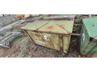 LOTE 104 - 01 LIXEIRA DE FERRO. (NO ESTADO) ATENÇÃO! FAZER A VISITAÇÃO ANTES DE ARREMATAR, NÃO SABEMOS SE FUNCIONA, LEILÃO NÃO TEM GARANTIA E NEM DEVOLUÇÃO, SUJEITO A POSSÍVEIS AVARIAS VISÍVEIS/OCULTAS E/OU AUSÊNCIA DE COMPONENTES.