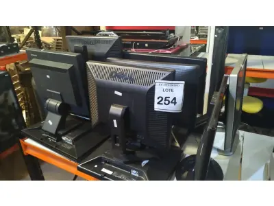 LOTE 254 - 01 LOTE COM VÁRIOS MONITORES DE MARCAS E MODELOS DIVERSOS. (NO ESTADO) ATENÇÃO! FAZER A VISITAÇÃO ANTES DE ARREMATAR, NÃO SABEMOS SE FUNCIONA, LEILÃO NÃO TEM GARANTIA E NEM DEVOLUÇÃO, SUJEITO A POSSÍVEIS AVARIAS VISÍVEIS/OCULTAS E/OU AUSÊNCIA DE COMPONENTES.