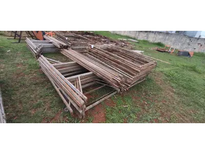 LOTE 086 - 10 ANDAIMES COM 10 MESAS DE FERRO. (NO ESTADO) ATENÇÃO! FAZER A VISITAÇÃO ANTES DE ARREMATAR, NÃO SABEMOS SE FUNCIONA, LEILÃO NÃO TEM GARANTIA E NEM DEVOLUÇÃO, SUJEITO A POSSÍVEIS AVARIAS VISÍVEIS/OCULTAS E/OU AUSÊNCIA DE COMPONENTES.