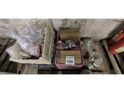 LOTE 105 - 01 LOTE COM PORCAS, ARRUELAS , LUVAS PARA ELETRODUTOS LUVAS ROSCADAS ZINCADAS, GRAMPOS PARA CONDUITES E TOMADAS INDUSTRIAIS. (NO ESTADO) ATENÇÃO! FAZER A VISITAÇÃO ANTES DE ARREMATAR, NÃO SABEMOS SE FUNCIONA, LEILÃO NÃO TEM GARANTIA E NEM DEVOLUÇÃO, SUJEITO A POSSÍVEIS AVARIAS VISÍVEIS/OCULTAS E/OU AUSÊNCIA DE COMPONENTES.