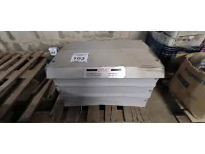 LOTE 103 - 01 RESISTOR DE FRENAGEM PARA GRUA OHMIC 8.8KW. (NO ESTADO) ATENÇÃO! FAZER A VISITAÇÃO ANTES DE ARREMATAR, NÃO SABEMOS SE FUNCIONA, LEILÃO NÃO TEM GARANTIA E NEM DEVOLUÇÃO, SUJEITO A POSSÍVEIS AVARIAS VISÍVEIS/OCULTAS E/OU AUSÊNCIA DE COMPONENTES.