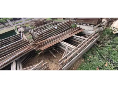 LOTE 112 - 10 ANDAIMES COM 10 MESAS DE FERRO. (NO ESTADO) ATENÇÃO! FAZER A VISITAÇÃO ANTES DE ARREMATAR, NÃO SABEMOS SE FUNCIONA, LEILÃO NÃO TEM GARANTIA E NEM DEVOLUÇÃO, SUJEITO A POSSÍVEIS AVARIAS VISÍVEIS/OCULTAS E/OU AUSÊNCIA DE COMPONENTES.