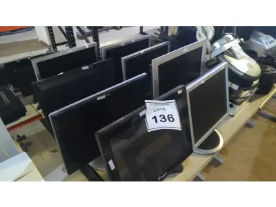 LOTE 136 - 08 MONITORES DE MARCAS E MODELOS DIVERSOS. (NO ESTADO) ATENÇÃO! FAZER A VISITAÇÃO ANTES DE ARREMATAR, NÃO SABEMOS SE FUNCIONA, LEILÃO NÃO TEM GARANTIA E NEM DEVOLUÇÃO, SUJEITO A POSSÍVEIS AVARIAS VISÍVEIS/OCULTAS E/OU AUSÊNCIA DE COMPONENTES.