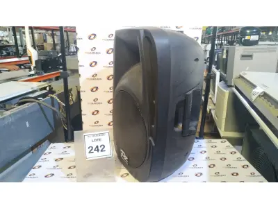 LOTE 242 - 01 CAIXA DE SOM MARCA PZ PRO ÁUDIO. (NO ESTADO) ATENÇÃO! FAZER A VISITAÇÃO ANTES DE ARREMATAR, NÃO SABEMOS SE FUNCIONA. LEILÃO NÃO TEM GARANTIA E NEM DEVOLUÇÃO, SUJEITO A POSSÍVEIS AVARIAS VISÍVEIS/OCULTAS E/OU AUSÊNCIA DE COMPONENTES