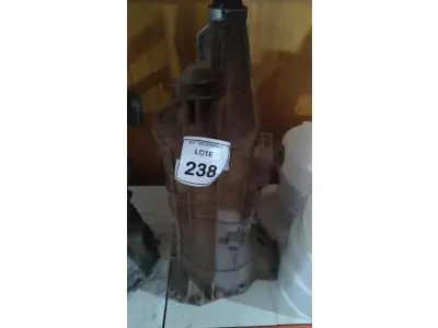 LOTE 238 - 01 CÂMBIO DE FORD RANGER 4X2. (NO ESTADO) ATENÇÃO! FAZER A VISITAÇÃO ANTES DE ARREMATAR, NÃO SABEMOS SE FUNCIONA, LEILÃO NÃO TEM GARANTIA E NEM DEVOLUÇÃO, SUJEITO A POSSÍVEIS AVARIAS VISÍVEIS/OCULTAS E/OU AUSÊNCIA DE COMPONENTES.