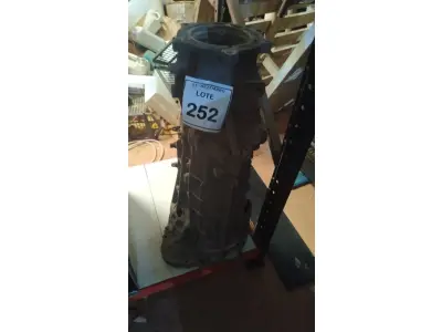 LOTE 252 - 01 CÂMBIO DE RANGER 4X4. (NO ESTADO) ATENÇÃO! FAZER A VISITAÇÃO ANTES DE ARREMATAR, NÃO SABEMOS SE FUNCIONA, LEILÃO NÃO TEM GARANTIA E NEM DEVOLUÇÃO, SUJEITO A POSSÍVEIS AVARIAS VISÍVEIS/OCULTAS E/OU AUSÊNCIA DE COMPONENTES.