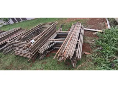 LOTE 092 - 10 ANDAIMES COM 10 MESAS DE FERRO. (NO ESTADO) ATENÇÃO! FAZER A VISITAÇÃO ANTES DE ARREMATAR, NÃO SABEMOS SE FUNCIONA, LEILÃO NÃO TEM GARANTIA E NEM DEVOLUÇÃO, SUJEITO A POSSÍVEIS AVARIAS VISÍVEIS/OCULTAS E/OU AUSÊNCIA DE COMPONENTES.