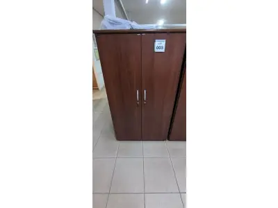 LOTE 003 - 01 ARMÁRIO EM MADEIRA COM 02 PORTAS E 06 PRATELEIRAS. (NO ESTADO) ATENÇÃO! FAZER A VISITAÇÃO ANTES DE ARREMATAR, NÃO SABEMOS SE FUNCIONA, LEILÃO NÃO TEM GARANTIA E NEM DEVOLUÇÃO, SUJEITO A POSSÍVEIS AVARIAS VISÍVEIS/OCULTAS E/OU AUSÊNCIA DE COMPONENTES.