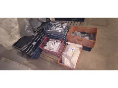 LOTE 125 - 01 LOTE COM TAMPAS REDONDAS PARA CAIXA DE PASSAGEM, PEÇAS PLÁSTICAS PARA QUADROS ELETRICOS , SUPORTE VERTICAL PARA ELETROCALHA. (NO ESTADO) ATENÇÃO! FAZER A VISITAÇÃO ANTES DE ARREMATAR, NÃO SABEMOS SE FUNCIONA, LEILÃO NÃO TEM GARANTIA E NEM DEVOLUÇÃO, SUJEITO A POSSÍVEIS AVARIAS VISÍVEIS/OCULTAS E/OU AUSÊNCIA DE COMPONENTES.