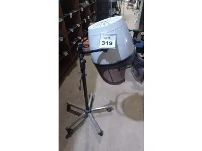 LOTE 319 - 01 SECADOR DE CABELO PROFISSIONAL MARCA MEGABELL. (NO ESTADO) ATENÇÃO! FAZER A VISITAÇÃO ANTES DE ARREMATAR, NÃO SABEMOS SE FUNCIONA, LEILÃO NÃO TEM GARANTIA E NEM DEVOLUÇÃO, SUJEITO A POSSÍVEIS AVARIAS VISÍVEIS/OCULTAS E/OU AUSÊNCIA DE COMPONENTES.