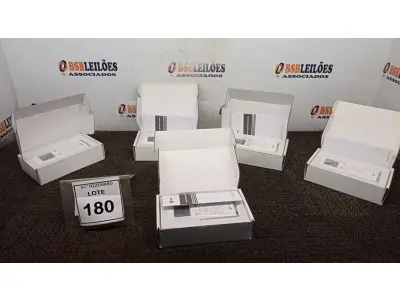 LOTE 180 - 05 CONTROLES DE AR-CONDICIONADO MARCA TRANE. (NO ESTADO) ATENÇÃO! FAZER A VISITAÇÃO ANTES DE ARREMATAR, NÃO SABEMOS SE FUNCIONA, LEILÃO NÃO TEM GARANTIA E NEM DEVOLUÇÃO, SUJEITO A POSSÍVEIS AVARIAS VISÍVEIS/OCULTAS E/OU AUSÊNCIA DE COMPONENTES.