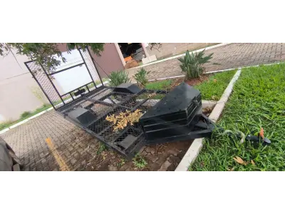 LOTE 140 - 01 CARRETINHA PARA TRANSPORTE DE CARRO PLACA PQA2907. (NO ESTADO) ATENÇÃO! FAZER A VISITAÇÃO ANTES DE ARREMATAR, NÃO SABEMOS SE FUNCIONA, LEILÃO NÃO TEM GARANTIA E NEM DEVOLUÇÃO, SUJEITO A POSSÍVEIS AVARIAS VISÍVEIS/OCULTAS E/OU AUSÊNCIA DE COMPONENTES.