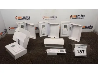 LOTE 187 - 05 CONTROLES DE AR-CONDICIONADO MARCA TRANE. (NO ESTADO) ATENÇÃO! FAZER A VISITAÇÃO ANTES DE ARREMATAR, NÃO SABEMOS SE FUNCIONA, LEILÃO NÃO TEM GARANTIA E NEM DEVOLUÇÃO, SUJEITO A POSSÍVEIS AVARIAS VISÍVEIS/OCULTAS E/OU AUSÊNCIA DE COMPONENTES.