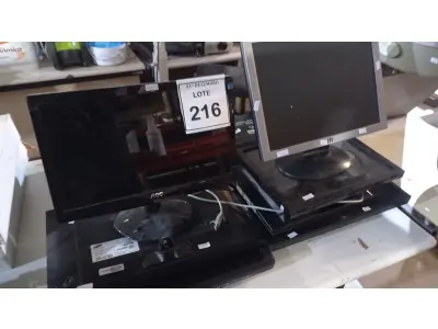 LOTE 216 - 12 MONITORES DE MARCAS E MODELOS DIVERSOS. (NO ESTADO) ATENÇÃO! FAZER A VISITAÇÃO ANTES DE ARREMATAR, NÃO SABEMOS SE FUNCIONA, LEILÃO NÃO TEM GARANTIA E NEM DEVOLUÇÃO, SUJEITO A POSSÍVEIS AVARIAS VISÍVEIS/OCULTAS E/OU AUSÊNCIA DE COMPONENTES.