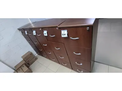 LOTE 038 - 01 ARQUIVO EM MADEIRA COM 04 GAVETAS NA COR MARROM. (NO ESTADO) ATENÇÃO! FAZER A VISITAÇÃO ANTES DE ARREMATAR, NÃO SABEMOS SE FUNCIONA, LEILÃO NÃO TEM GARANTIA E NEM DEVOLUÇÃO, SUJEITO A POSSÍVEIS AVARIAS VISÍVEIS/OCULTAS E/OU AUSÊNCIA DE COMPONENTES.