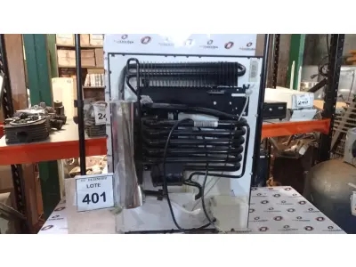 LOTE 401 - 01 FRIGOBAR MARCA DOMETIC. (NO ESTADO) ATENÇÃO! FAZER A VISITAÇÃO ANTES DE ARREMATAR, NÃO SABEMOS SE FUNCIONA, LEILÃO NÃO TEM GARANTIA E NEM DEVOLUÇÃO, SUJEITO A POSSÍVEIS AVARIAS VISÍVEIS/OCULTAS E/OU AUSÊNCIA DE COMPONENTES.