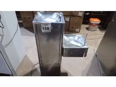 LOTE 158 - 01 BEBEDOURO CONJUGADO EM INOX. (NO ESTADO) ATENÇÃO! FAZER A VISITAÇÃO ANTES DE ARREMATAR, NÃO SABEMOS SE FUNCIONA, LEILÃO NÃO TEM GARANTIA E NEM DEVOLUÇÃO, SUJEITO A POSSÍVEIS AVARIAS VISÍVEIS/OCULTAS E/OU AUSÊNCIA DE COMPONENTES.