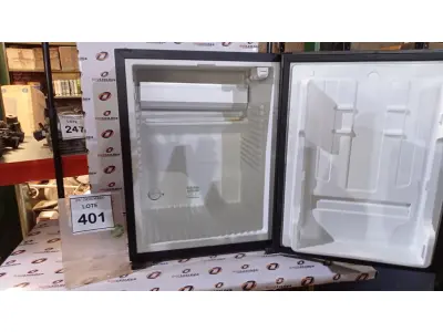 LOTE 401 - 01 FRIGOBAR MARCA DOMETIC. (NO ESTADO) ATENÇÃO! FAZER A VISITAÇÃO ANTES DE ARREMATAR, NÃO SABEMOS SE FUNCIONA, LEILÃO NÃO TEM GARANTIA E NEM DEVOLUÇÃO, SUJEITO A POSSÍVEIS AVARIAS VISÍVEIS/OCULTAS E/OU AUSÊNCIA DE COMPONENTES.