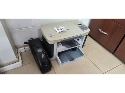 LOTE 147 - 01 IMPRESSORA HP LASERJET M1120MFP E 01 ESTABILIZADOR RAGTECH. (NO ESTADO) ATENÇÃO! FAZER A VISITAÇÃO ANTES DE ARREMATAR, NÃO SABEMOS SE FUNCIONA, LEILÃO NÃO TEM GARANTIA E NEM DEVOLUÇÃO, SUJEITO A POSSÍVEIS AVARIAS VISÍVEIS/OCULTAS E/OU AUSÊNCIA DE COMPONENTES.
