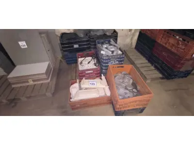 LOTE 125 - 01 LOTE COM TAMPAS REDONDAS PARA CAIXA DE PASSAGEM, PEÇAS PLÁSTICAS PARA QUADROS ELETRICOS , SUPORTE VERTICAL PARA ELETROCALHA. (NO ESTADO) ATENÇÃO! FAZER A VISITAÇÃO ANTES DE ARREMATAR, NÃO SABEMOS SE FUNCIONA, LEILÃO NÃO TEM GARANTIA E NEM DEVOLUÇÃO, SUJEITO A POSSÍVEIS AVARIAS VISÍVEIS/OCULTAS E/OU AUSÊNCIA DE COMPONENTES.