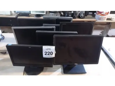 LOTE 220 - 08 MONITORES LCD MARCAS E MODELOS DIVERSOS. (NO ESTADO) ATENÇÃO! FAZER A VISITAÇÃO ANTES DE ARREMATAR, NÃO SABEMOS SE FUNCIONA, LEILÃO NÃO TEM GARANTIA E NEM DEVOLUÇÃO, SUJEITO A POSSÍVEIS AVARIAS VISÍVEIS/OCULTAS E/OU AUSÊNCIA DE COMPONENTES.